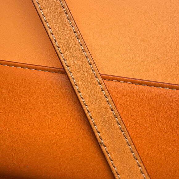 BURBERRY Orange Leather Shoulder Bag - Picture 16 of 16